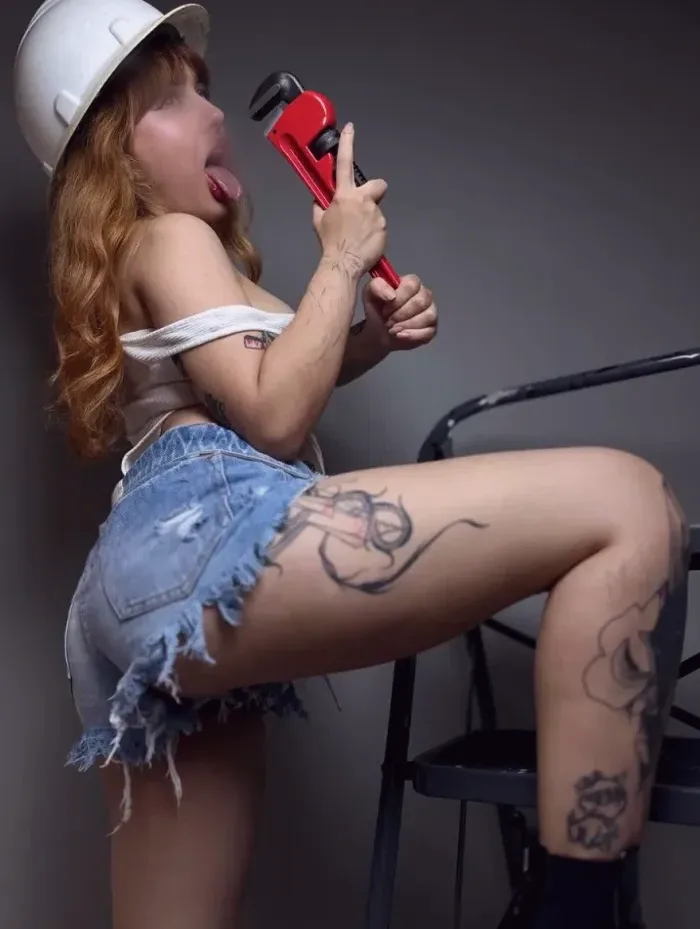 Emina, 20