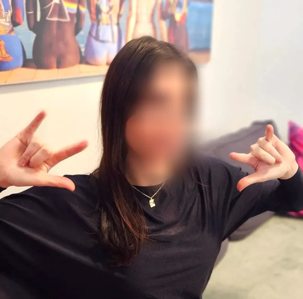 Ivana, 27
