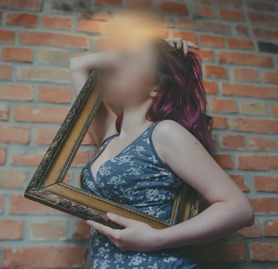 Olivia, 32