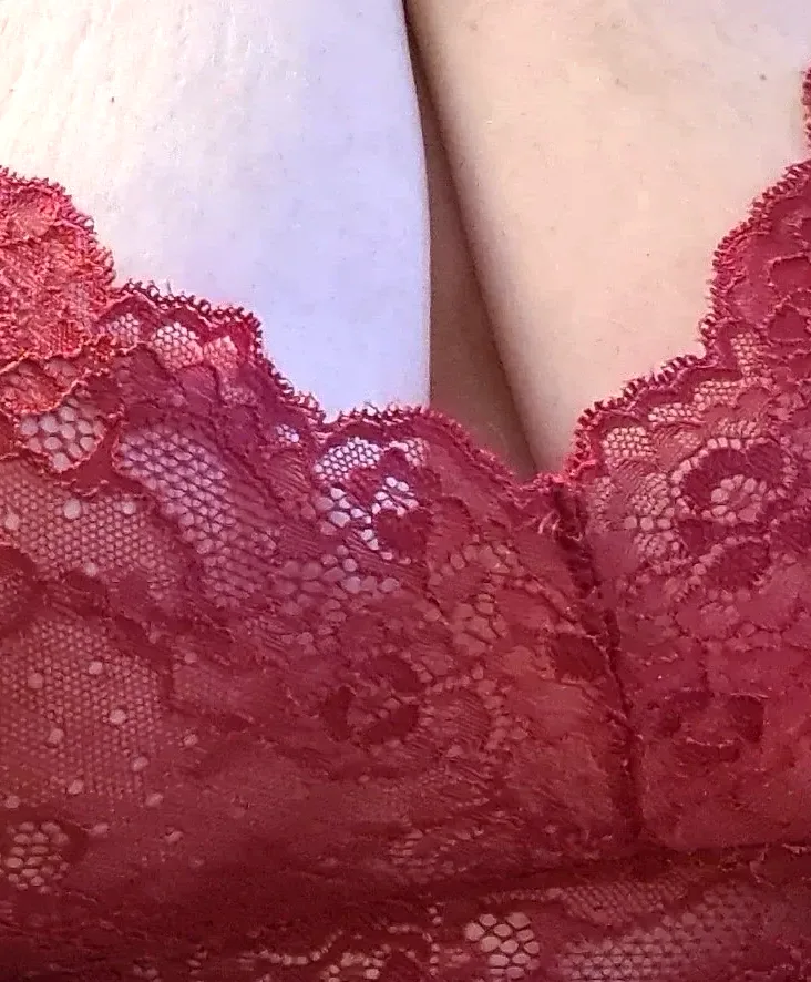 Sandra, 32