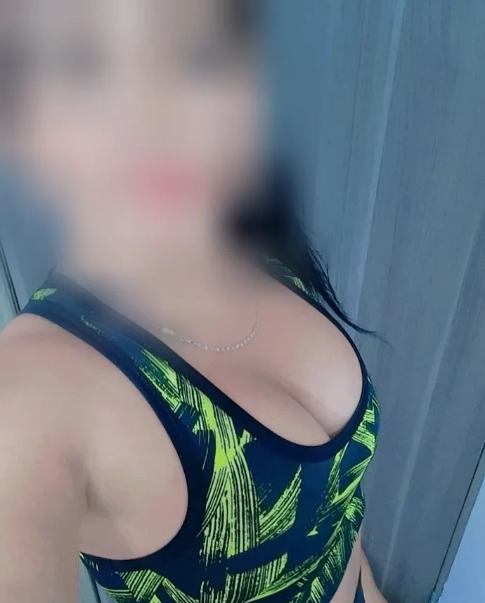 Sara, 36